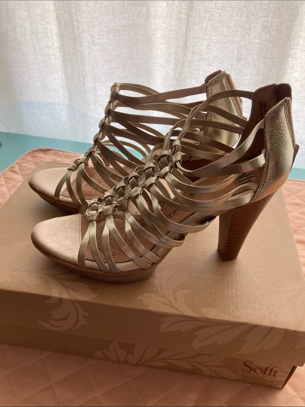 Sofft size 9 Metallic Strappy Gladiator Sandals - Gold